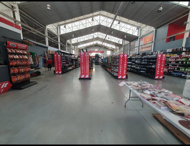 1,690M² WAREHOUSE FOR SALE IN ORMONDE